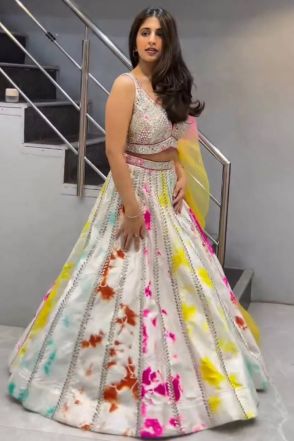 Passion Bollywood Replica Lehenga at best price in Surat by Online Sarees  Shopping | ID: 8748366588